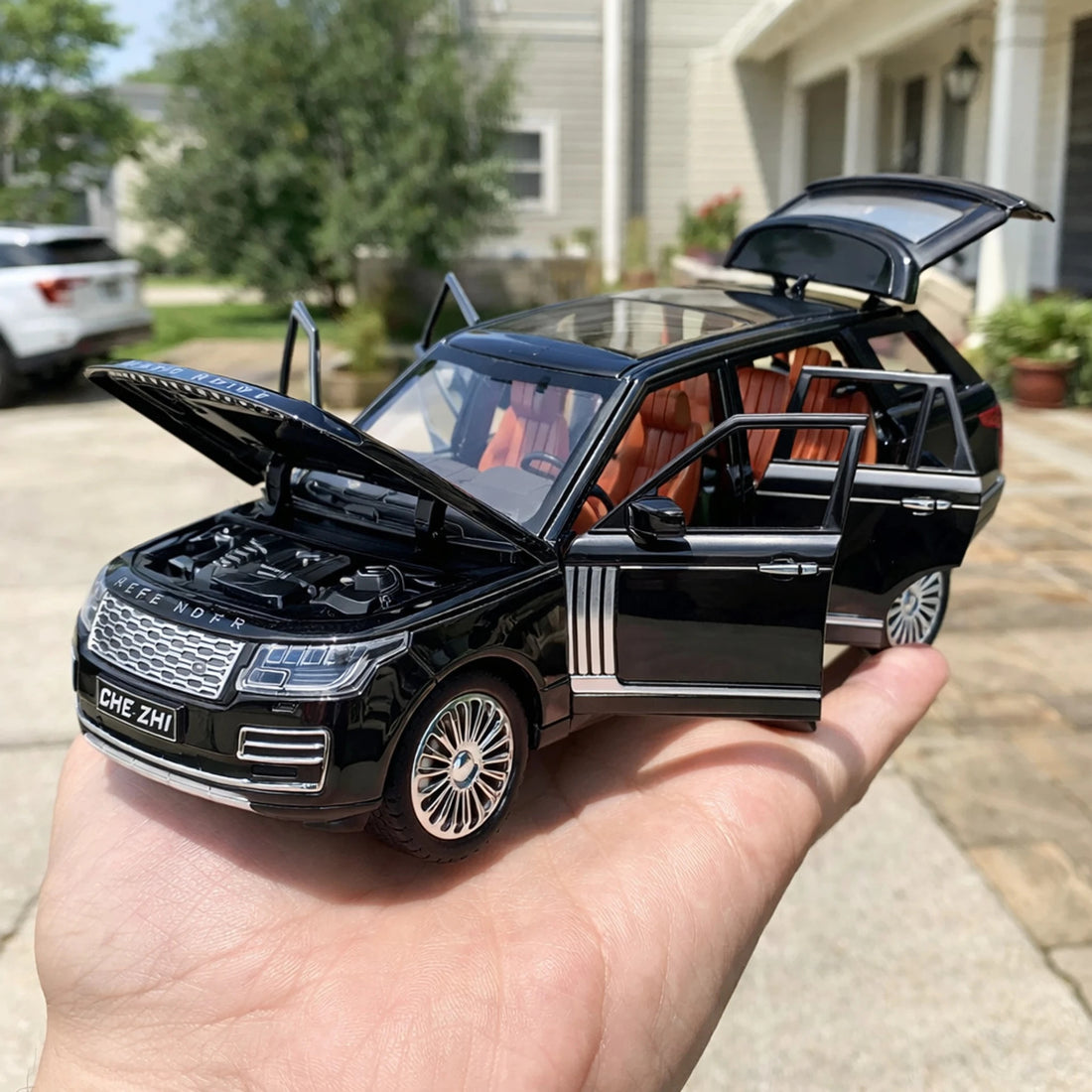Range Rover 1:24 Diecast Scale Model Car