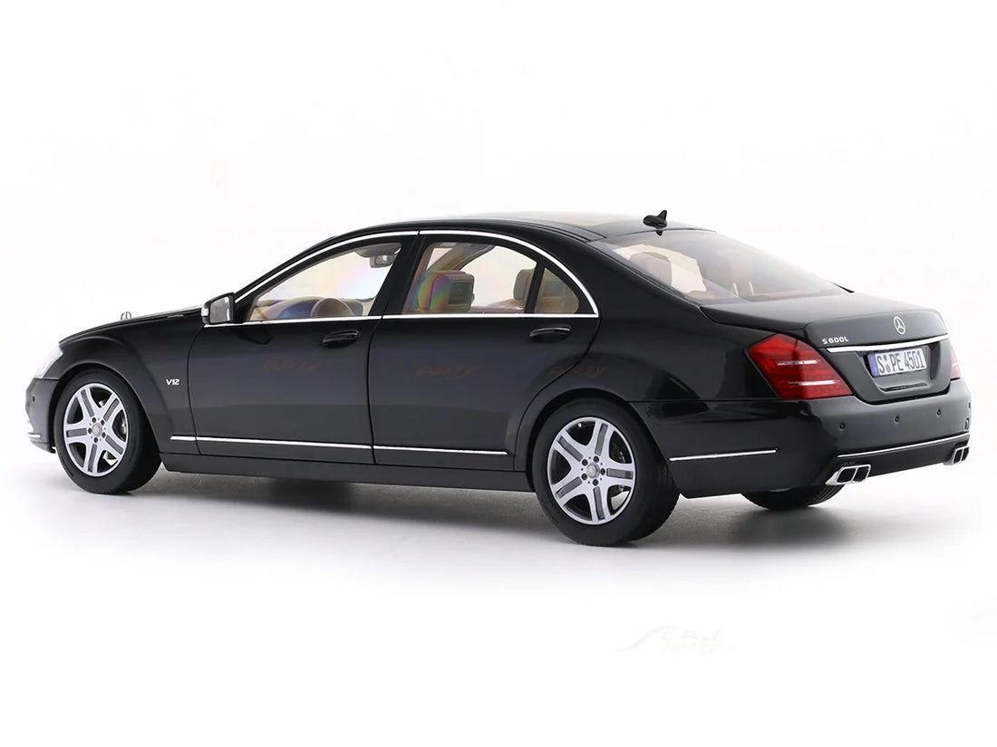 Mercedez Bens Maybach S600 Diecast 1:24 Die Cast Car