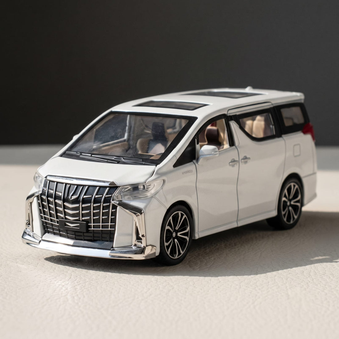 Toyota Alphard 1:24 Die-Cast Model Car –  Luxury MPV