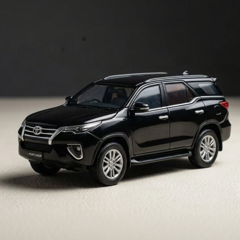 Toyota Fortuner 1:24 Die-Cast Model Car – SUV