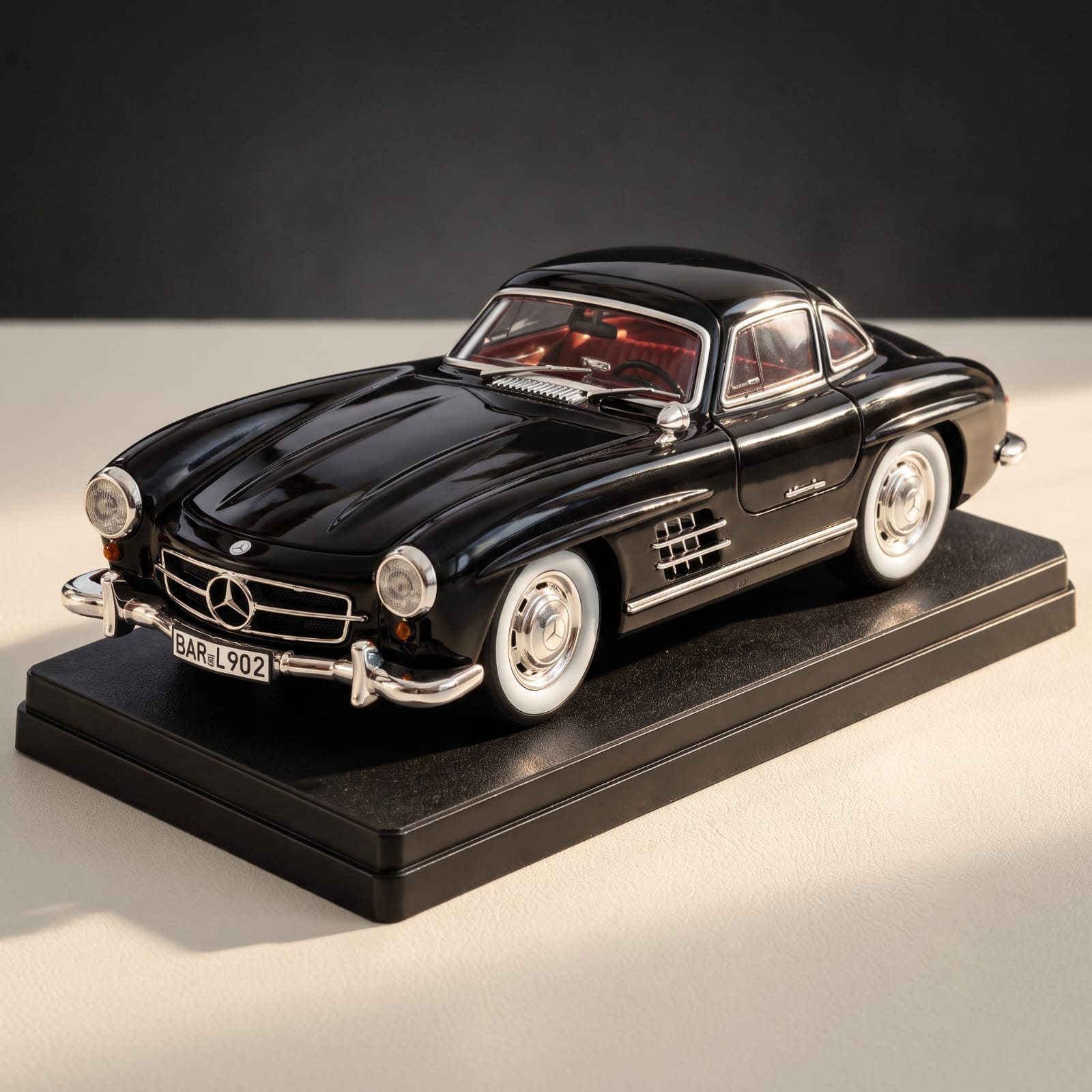 Mercedes-Benz 300 SL Gullwing 1:24 Die-Cast Model Car